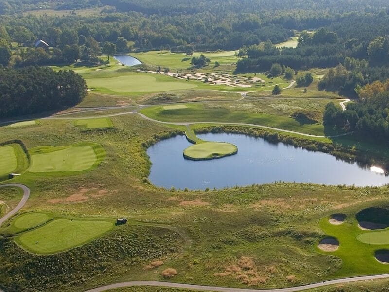 WOODEN STICKS GOLF CLUB